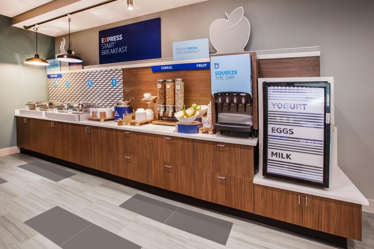 Holiday Inn Express - Dallas Downtown By Ihg Екстериор снимка