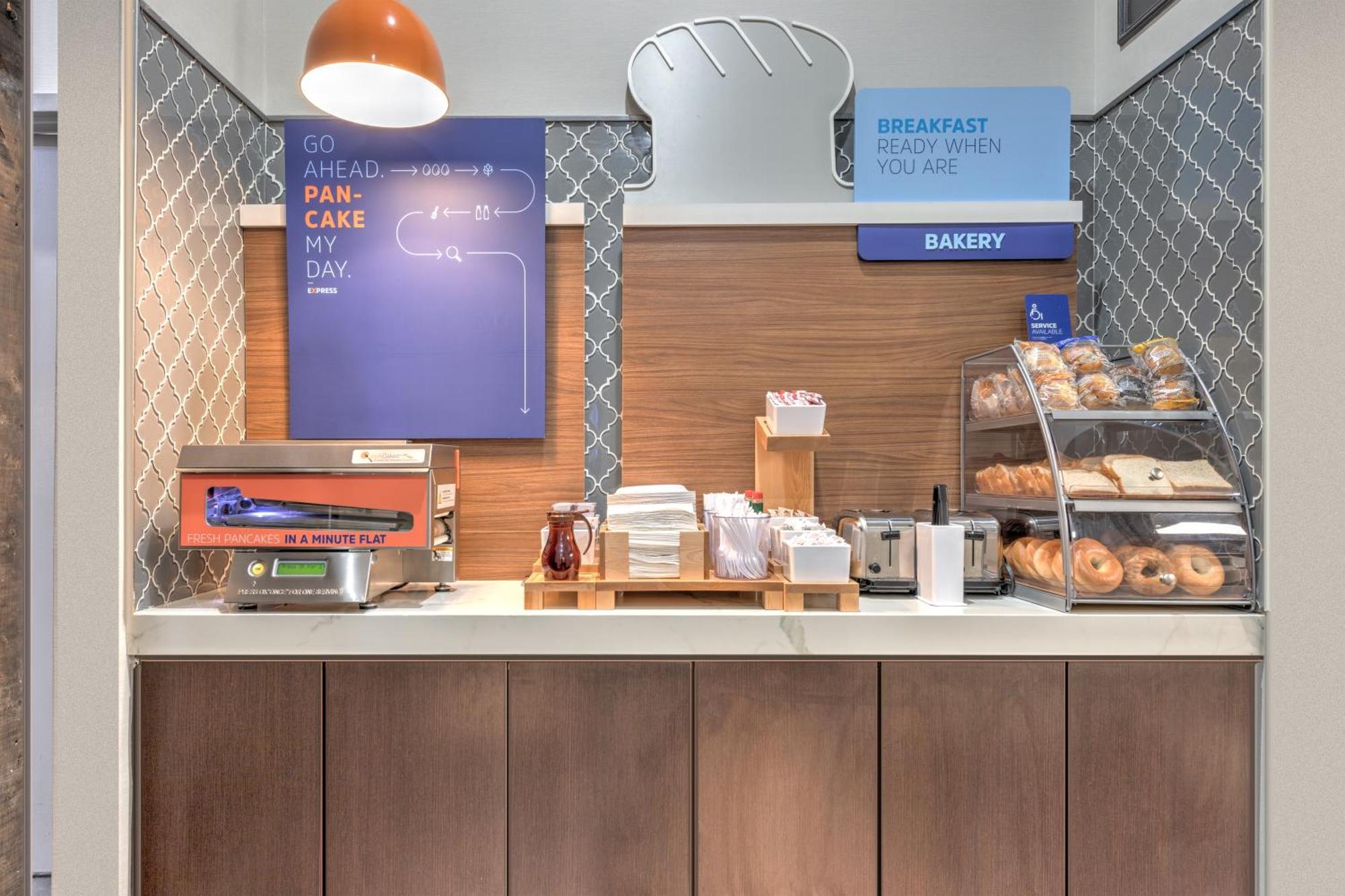 Holiday Inn Express - Dallas Downtown By Ihg Екстериор снимка